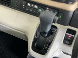 発進時から滑らかに加速する無段階変速のCVTはストップ&ゴーの多い街の中も快適です