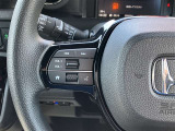 ステアリングスイッチ付きで運転中、前方から目線をそらすことなく、オーディオ等の操作が可能です!