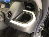 【ドリンクホルダー】こちらにドリンクホルダーがついています!