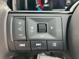 ステアリングスイッチ付。ハンドルから手を離さずにオーディオ操作が出来て安全です。