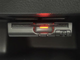 【ETC】有料道路を利用する際に料金所で停止することなく通過できる、ETC車載器(ノンストップ自動料金収受システム機器)が装備されています。セットアップを行うことで利用可能になります。