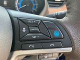 日産プロパイロット付きです!高速道路の運転で疲れが軽減できます!さらにハンドルを握っているだけでハンドル操作を支援してくれます!
