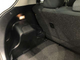 トランクル-ムは照明付きです。地下駐車場や、夜間でのお荷物整理に大変便利です!