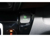 運転中もハンドルでの操作が可能です。特に高速道路等の目が離せない運転時には、便利さだけでなく、安全性も兼ね備えております。