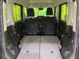 普段のお買い物や通勤、送迎等に十分な荷室スペースを確保しております。セカンドシートを倒すと、大きな荷物の積載も可能です♪