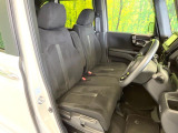 運転席シート廻りは使用感も少なく、良好な状態となっています。前オーナー様が丁寧に使っていたことがよくわかりますね。