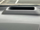 【エグゼクティブラウンジ標準装備】カラーヘッドアップディスプレイ(フロントウィンドに運転に必要な情報が映し出されます)