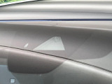 【i-ACTIVESENSE】走行中に前方の車両等を認識し、衝突しそうな時は警報とブレーキで衝突回避と被害軽減をアシスト。より安全にドライブをお楽しみいただけます。