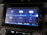 CD、DVD、Bluetooth、AM、FM、AUX、スマートフォン接続ができます。