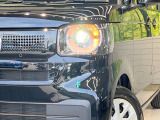 【LEDヘッドライト】悪天候や夜間走行時も良好な視界を確保し安心して運転できる高輝度LEDヘッドライトを装備!点灯速度が早く、消費電力も抑えられています。