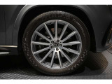 メルセデスの認定中古車「サーティファイドカー」では、万一お車が故障した場合も、ご購入後1年間もしくは2年間※は走行距離にかかわらずメルセデス・ベンツ正規サービスネットワークで無料修理いたします