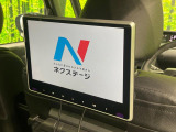 【後席モニター】家族や友人とお出かけする機会が多い方に大人気の後席モニターを装備!見やすい位置に画面がありテレビやDVDの視聴も快適!友達もお子様も、後席にしか乗らなくなるかも??