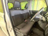 運転席シート廻りは使用感も少なく、良好な状態となっています。前オーナー様が丁寧に使っていたことがよくわかりますね。