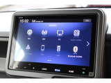 クルマの中でiPhoneを、より安心・快適に楽しめる「Apple CarPlay」に対応。音楽の再生や通話など、iPhoneの様々な機能をナビ画面や音声で操作できます。