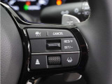 ◆アダプティブクルーズコントロール◆予め設定した車速内でクルマが自動的に加減速。前走車との適切な車間距離を維持しながら追従走行します。【LKAS】車線維持支援システムでステアリング操作を支援。