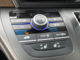 冷えが気になる方にもうれしい、運転席&助手席シートヒーター。