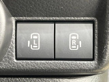 【両側パワースライドドア】スマートキーや運転席のスイッチで後席両側スライドドアの開閉が可能♪電動だから力を入れてドアを開ける必要が無く、小さなお子様でも簡単に開け閉めでき快適です♪