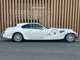 ベース車両はS15型日産シルビア。シルビアのホイールベースを90センチ延長しています。