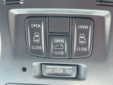 【両側パワースライドドア】スマートキーや運転席のスイッチで後席両側スライドドアの開閉が可能♪電動だから力を入れてドアを開ける必要が無く、小さなお子様でも簡単に開け閉めでき快適です♪