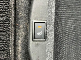 シートヒーター装備付き車!!座席に埋め込まれた電熱線によりシートを暖めることが出来る装備で、温めたられたシートは、寒い冬には最適です!!