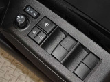 電動格納式ドアミラー・パワーウインドウを装備しています。