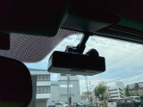 もう無くてはならない、ドライブレコーダーが搭載済みです!あおり運転等の抑制にもなりますし、万が一の時もこれでバッチリ確認できます!