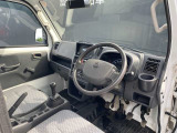 運転席周りの装備がご覧いただけます。展示場では実際にシートに座って確認していただけます。