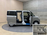 ウェルカム機能付き電動スライドドア。降車時に設定しておけば近づくだけでドアが自動でオープン!とても便利な機能です☆☆