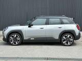 【MINI NEXT 認定中古車】安心の保証プログラムや延長保証など、MINI NEXT車両をご購入いただいたオーナーの皆様に、より快適なMINIライフを楽しんでいただくためのユニークなサービスをご用意しております。