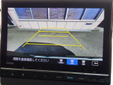 ★バックモニター搭載★ バック時目視しにくいクルマの周囲をカメラで映し出し、安全・安心駐車をサポート♪バックの苦手な方も後ろがハッキリ見えるので安心です☆