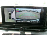 アラウンドビュ-モニタ-装備。上から見下ろしているような映像が表示されるので、車庫入れ時にも安心です!確認しずらい障害物等も視認しやすいですね^^