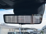 【デジタルインナーミラー】後席の大きな荷物や同乗者で後方が確認しづらい時でも安心!カメラが撮影した車両後方の映像をルームミラー内に表示。クリアな視界で状況の確認が可能です!
