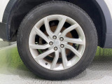 純正18インチホイール!車体にあわせてデザインされていますので、エクステリアをより魅力的に演出。ボディカラーとの相性もよい必見の装備です。