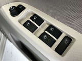 電動格納式ドアミラー!全席パワーウインドウ!運転席にはオート機能付!