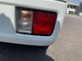 エンジンルームも綺麗に洗浄してから納車致します。普段あまり見ることが無い箇所だからこそ綺麗だと感動しますよね(*&acute;▽`*)