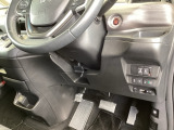 高速で便利なETCがあり、便利なパワースライドドアや、横滑りを防ぐVSAなどのスイッチは、運転席の右側、手の届きやすい位置にあります。