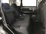ゆとりある広々とした車内空間は、ドライブを始め買い物やレジャーなど、幅広く活躍します。一人でもみんなとでもお出かけを楽しみましょう!