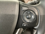 【アダプティブ・クルーズ・コントロール】予め設定した車速内でクルマが自動的に加減速。 前走車との適切な車間距離を維持しながら追従走行し、高速道路でのドライバーの疲労を軽減してくれる嬉しい機能付♪