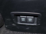 USB電源が付いているので、充電に便利ですね。