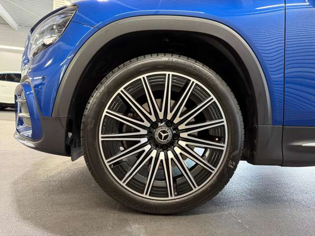 メルセデス・ベンツ GLB GLB200d 4マチック AMGラインパッケージ 4WD
