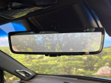 【デジタルインナーミラー】カメラが撮影した車両後方の映像をルームミラー内に表示。クリアな視界で状況の確認が可能です!※ドラレコ機能ご利用には別途SDカードをご用意いただく場合があります。