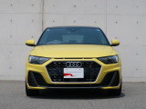 一目でAudiだと分かる特色を持つフロントマスク。