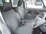運転席も広々快適です