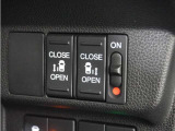 ◆両側電動スライドドア◆狭い駐車場でも乗り降りが楽々♪お子様が隣の車にドアを当ててしまう心配もございません!小さなお子様連れの方もこれで安心。