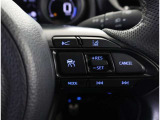 レーダークルーズコントロール(全車速追従機能付)付きです。車速に応じて追従支援してくれるので、ロングドライブも快適です。詳細は販売店スタッフまでおたずねください。