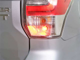 LEDリヤフォグランプ装備!濃霧や吹雪などの悪天候時に自車位置を後続車に知らせ、視界不要による追突を防止することができます。