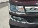 LEDヘッドライトは、点灯の瞬間から最大光量を発揮し、突然暗くなるトンネルなどでの安定感を高めます。