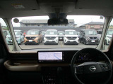 フロントガラスが広く視界が広々としているので、運転がとてもし易いです