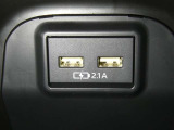 【充電用USB端子】デバイスの充電に便利です。※実際の接続端子は写真で確認or店舗までご気軽にお問合せください♪