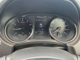 視認性の高いメーターで運転情報を的確に把握できます
